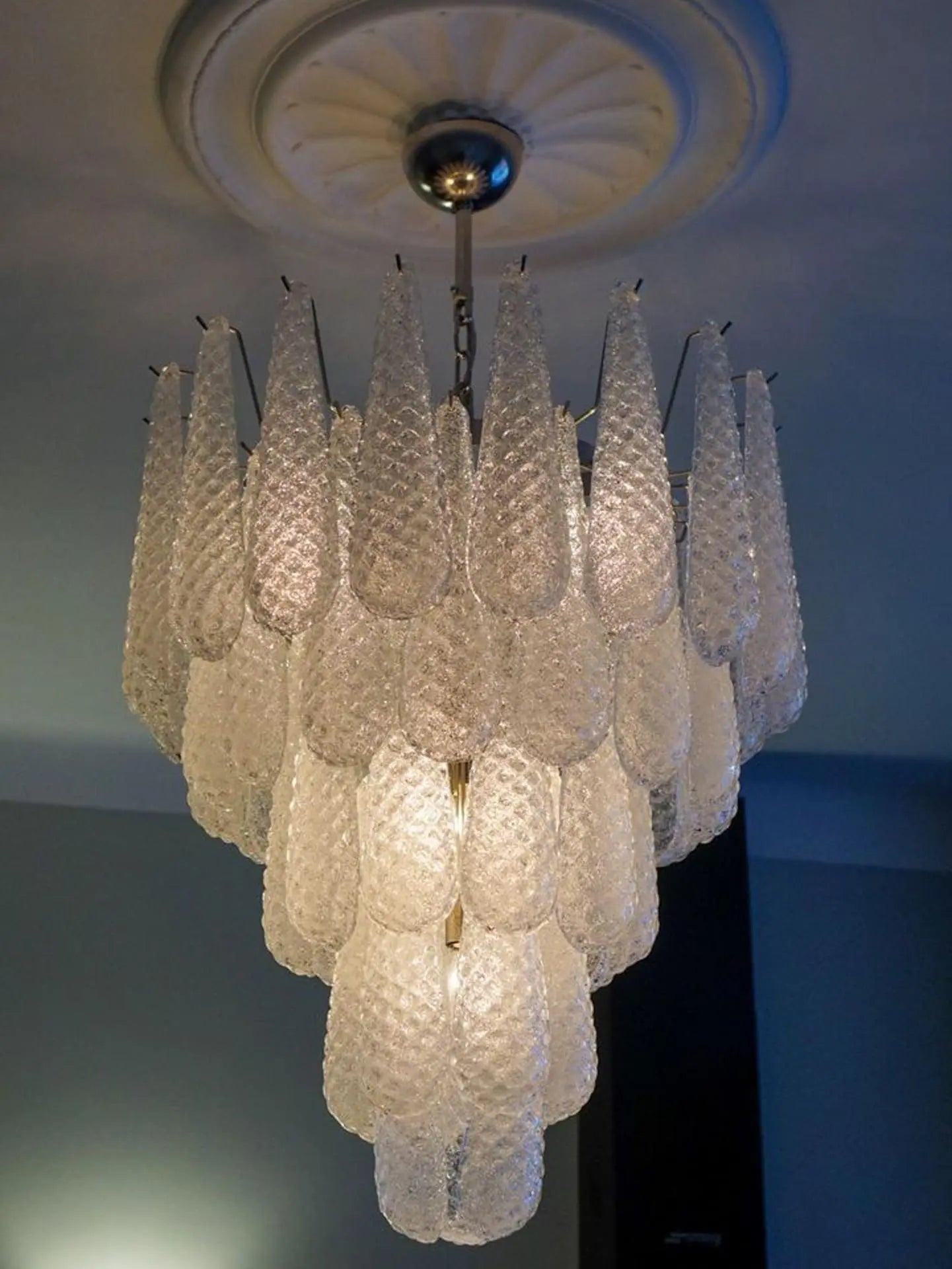 Pluvia Art Transparent Glass Chandelier – 52 Glasses