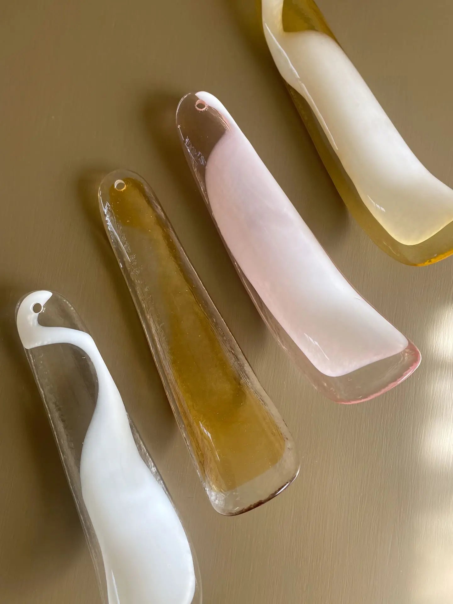 Anthesis Art Glass Chandelier – 85 Petals – White & Transparent