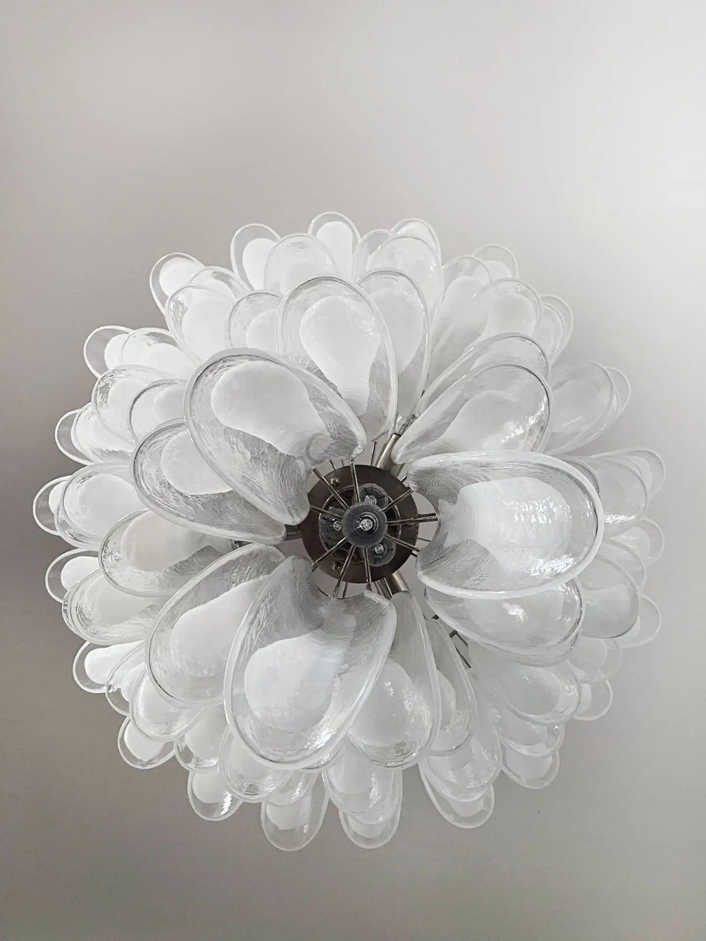 Anthesis Art Glass Chandelier – 75 petals – Transparent