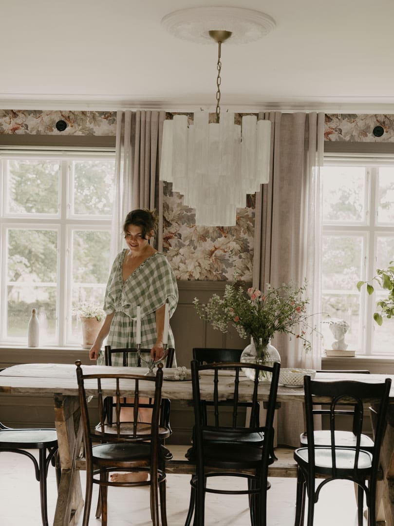 Pastel Art Glass Chandelier 22.8″– 36 Tubes