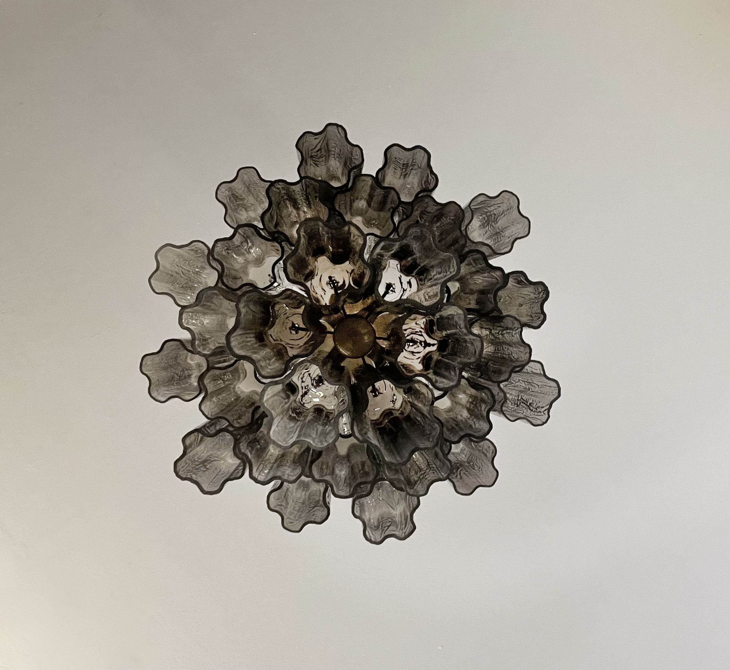 Pastel Art Smoke Chandelier – 30 Tubes