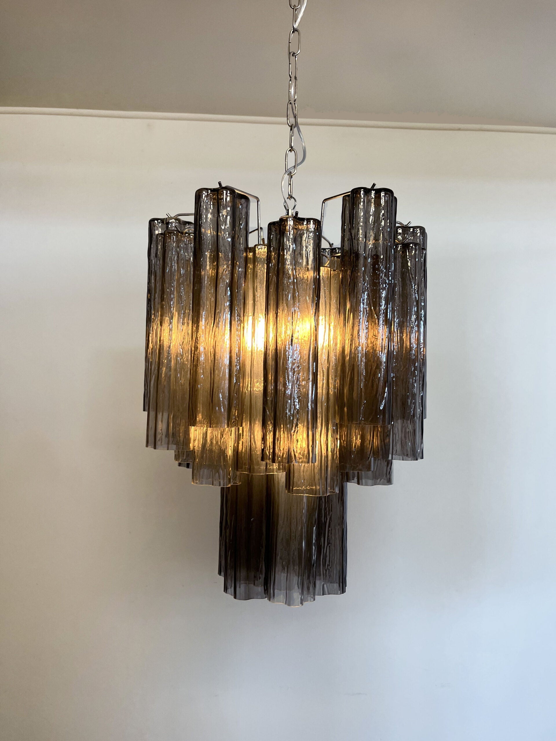Pastel Art Smoke Chandelier – 30 Tubes