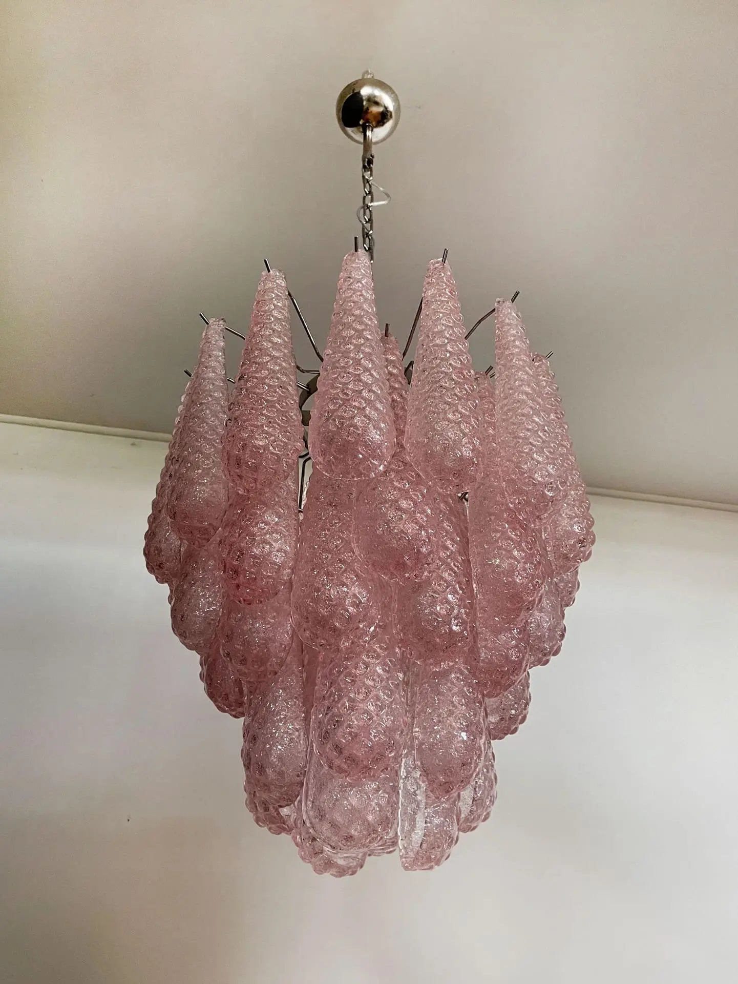 Pluvia Art Pink Glass Chandelier – 41 Glasses