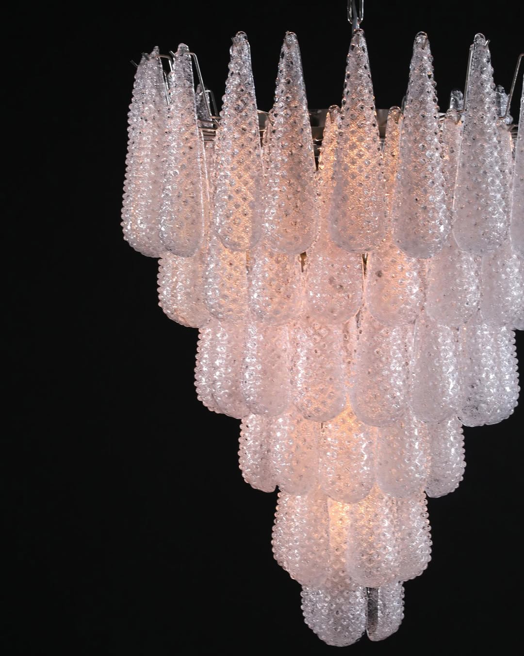 Pluvia Art Transparent Glass Chandelier – 75 Glasses