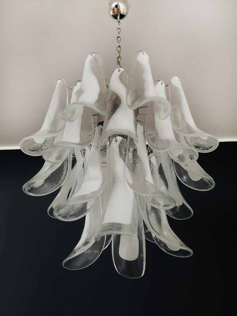 Anthesis Art Glass Chandelier – 26 Petals – White