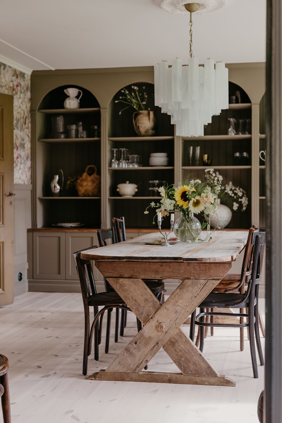 Pastel Art Glass Chandelier 22.8″– 36 Tubes