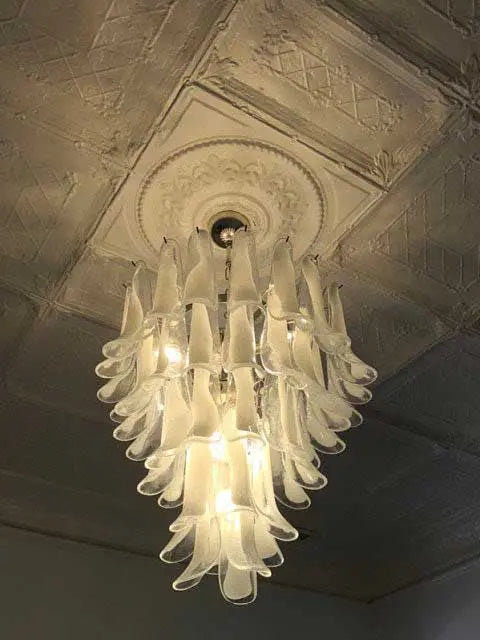 Anthesis Art Glass Chandelier – 75 petals – Transparent